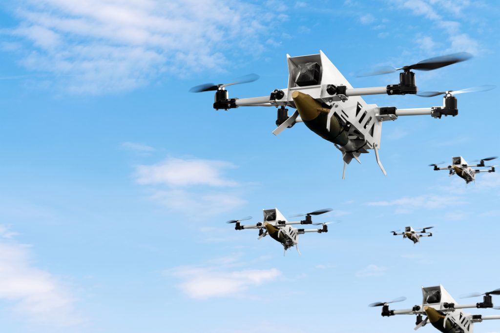 drohnen fliegen am himmel